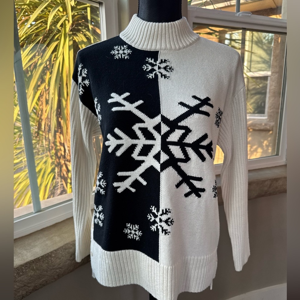 T by Talbots - Button Thermoliteยฎ Sweater - Geo Snowflake Womenโs Size Mp (NWOT)